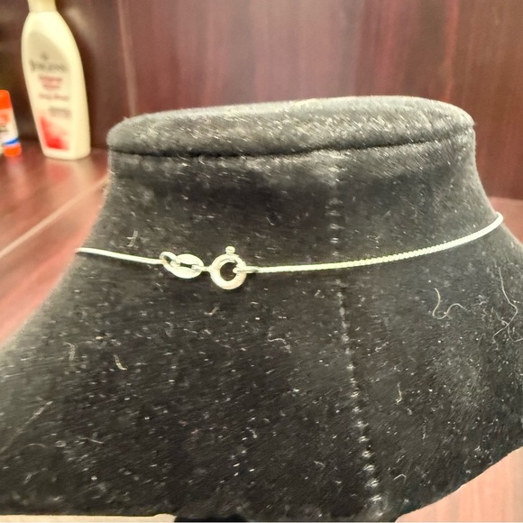 Avon Sterling Silver amethyst colored Pendant Necklace with baguette accents - Picture 6 of 7